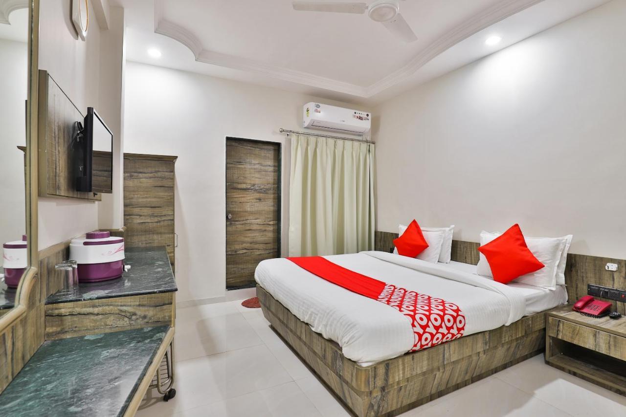 Oyo 23540 Hotel Suryakant Раджкот Экстерьер фото