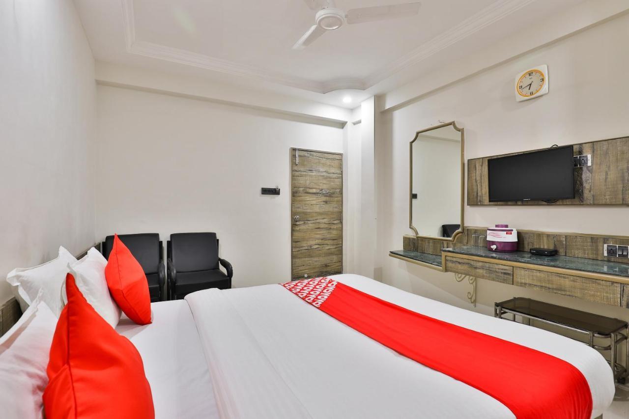 Oyo 23540 Hotel Suryakant Раджкот Экстерьер фото